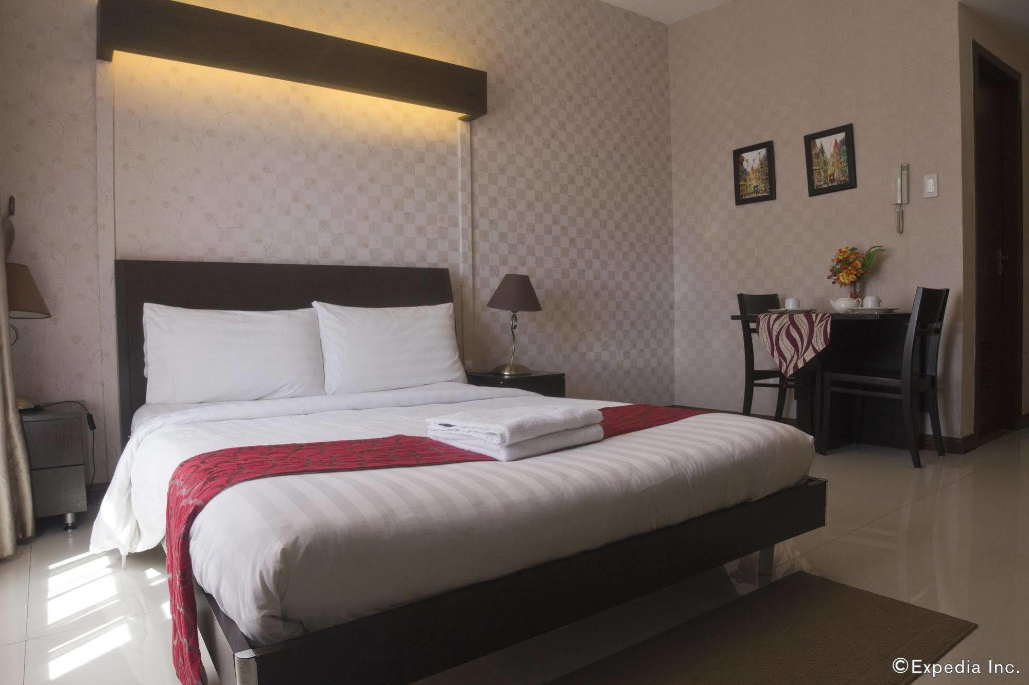 Sunshine City Suites Pasig City ภายนอก รูปภาพ