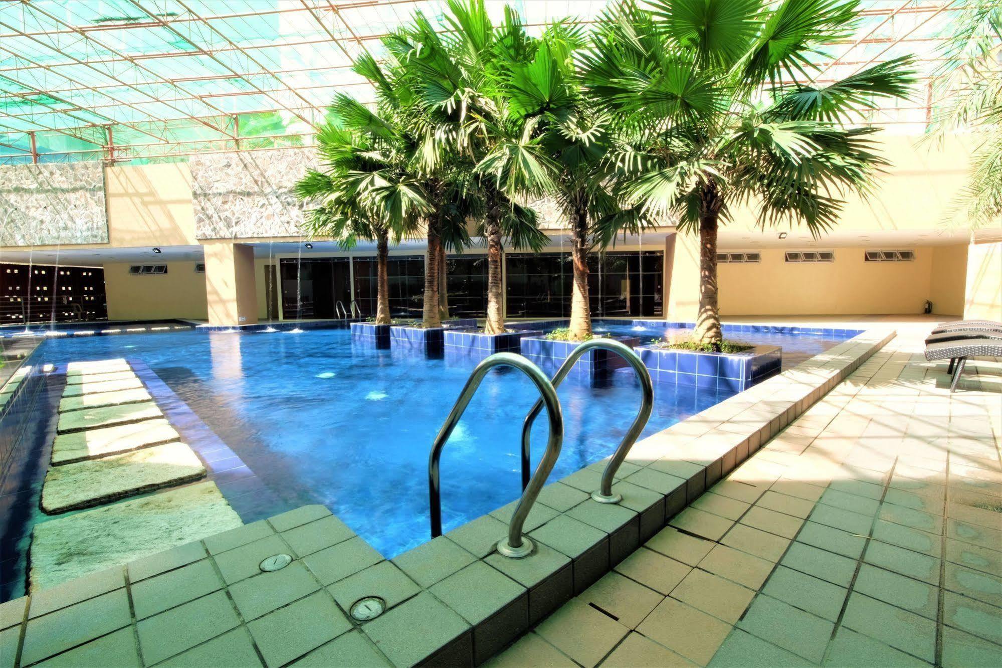 Sunshine City Suites Pasig City ภายนอก รูปภาพ